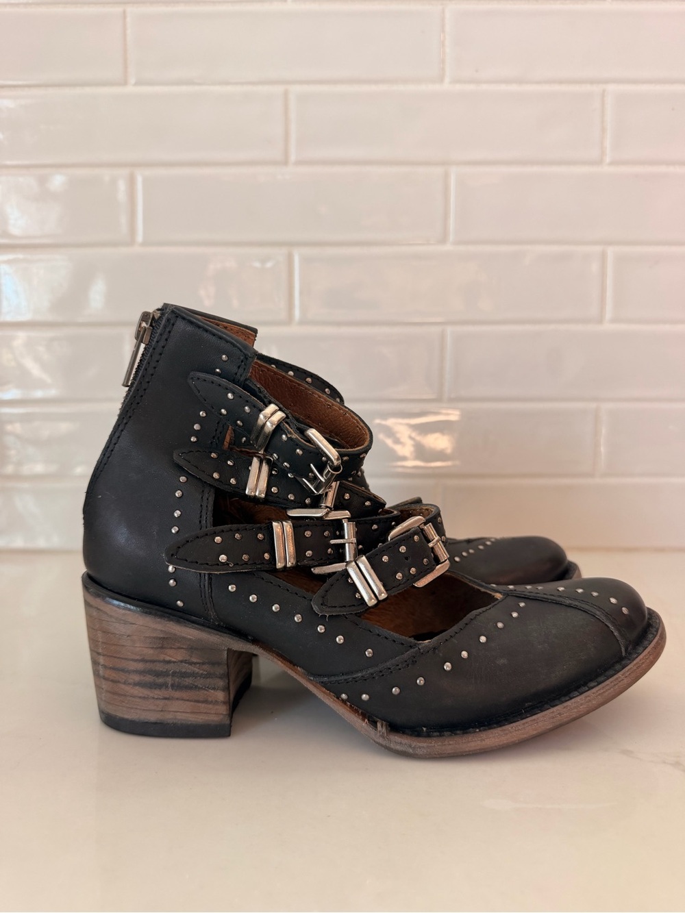 Freebird by Steven Felicity Black Leather Studded Buckle Ankle Boots size 5